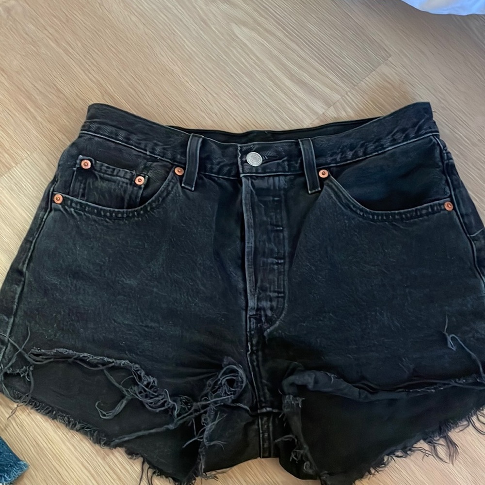 Levi black shorts